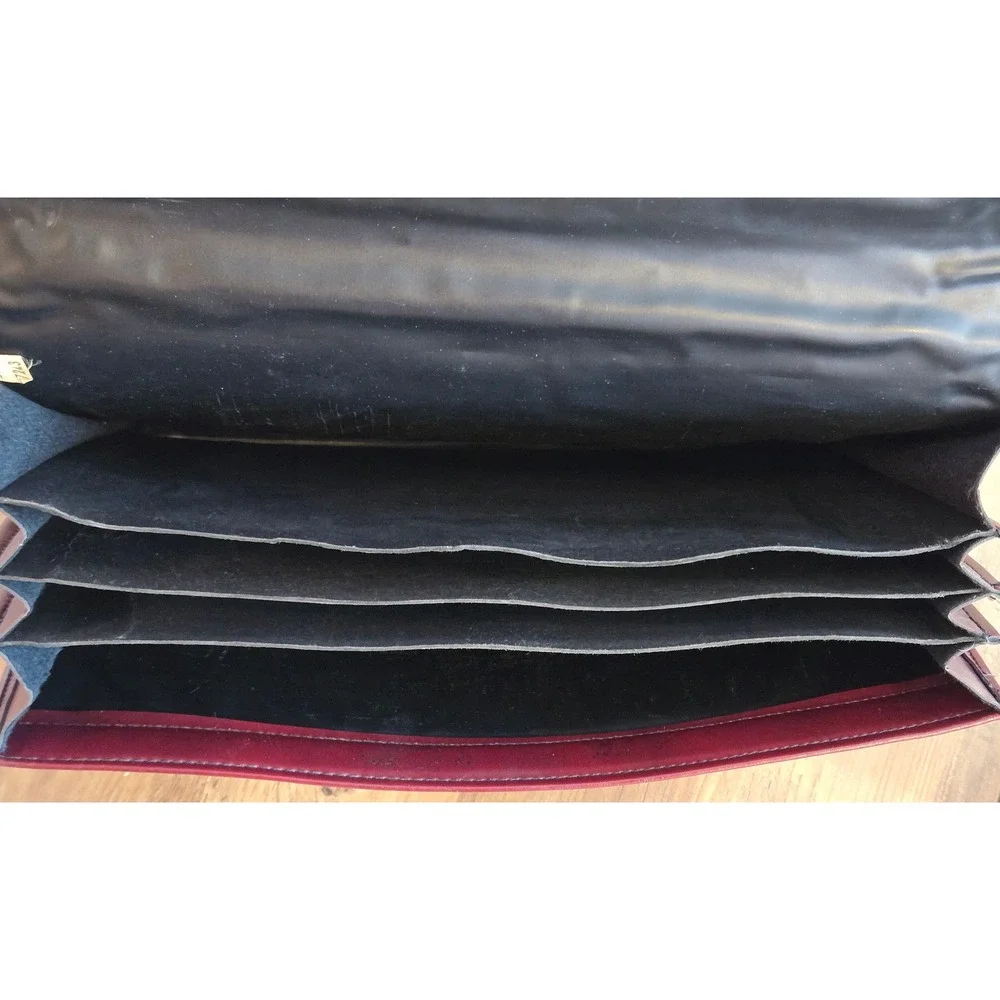 Samsill 7243 Vintage Burgundy Faux Leather Accordion Portfolio with Tongue Lock